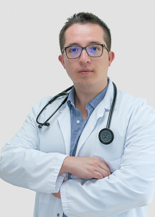 Dr. León Román