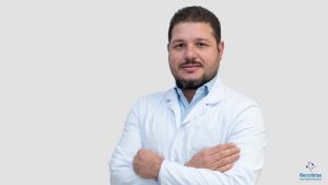El Dr. Tavarez realiza el primer implante osteointegrado en el Hospital Recoletas Palencia
