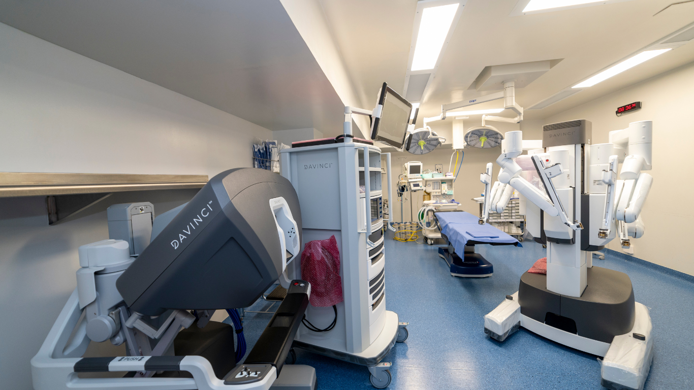 El Instituto Urológico del Hospital Recoletas Burgos incorpora el robot Da Vinci para la realización de operaciones mínimamente invasivas