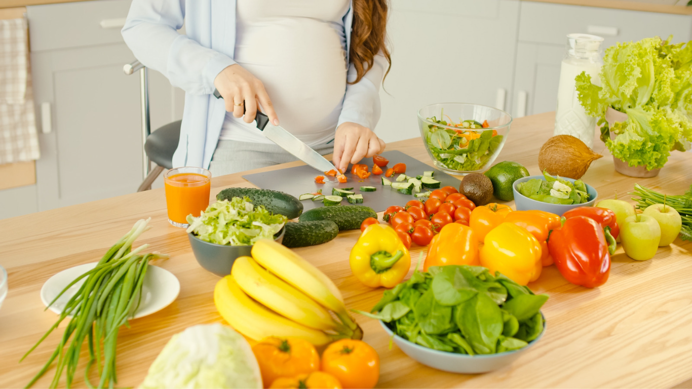 Si estás buscando quedarte embarazada, desde la alimentación hay diferentes pautas que puedes seguir para optimizar tus posibilidades.