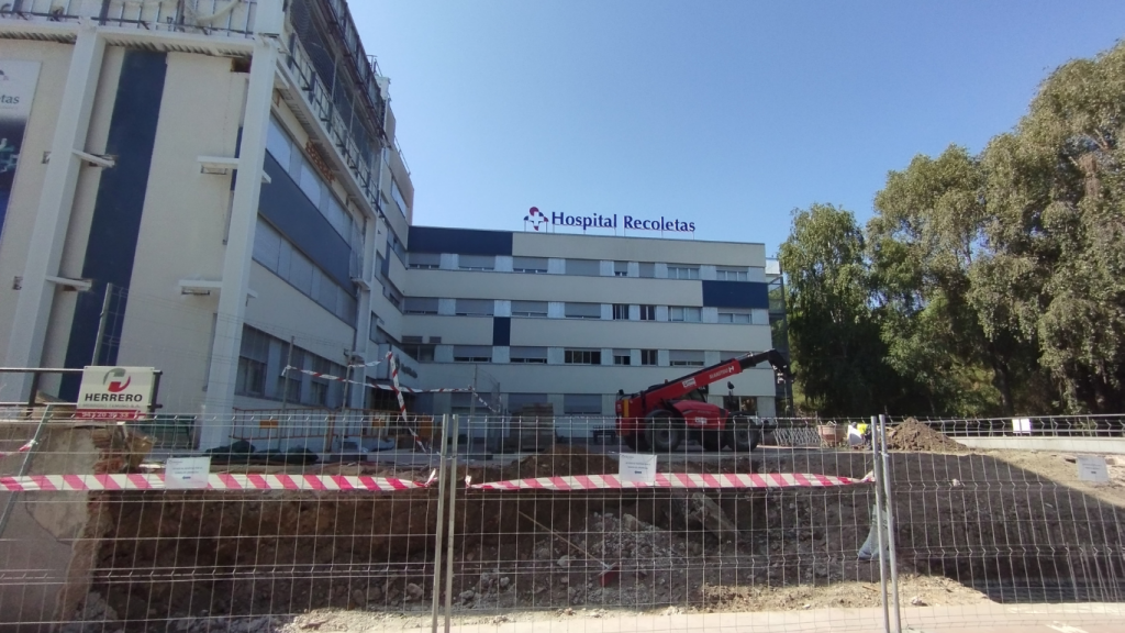 Imagen de contexto de las obras de acceso peatonal del Hospital Recoletas Burgos, no de la ampliación urbanística.